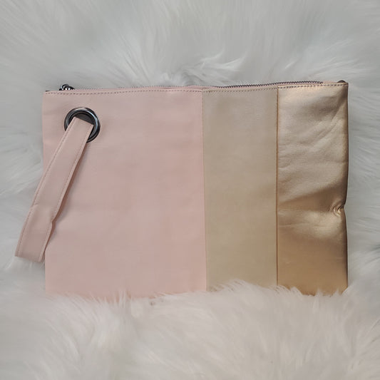 Hint of Spring Clutch